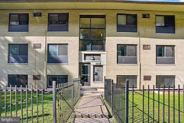 3105 Naylor Road Se - Photo 1