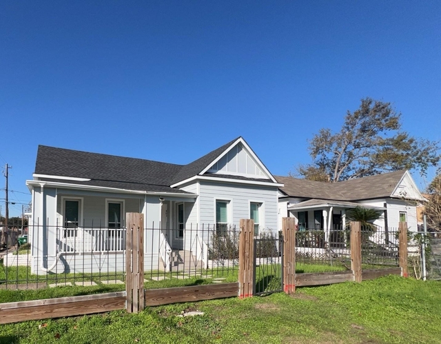401 Walton Street - Photo 1