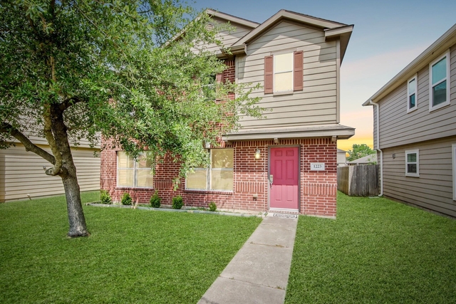 1223 Grassy View Drive - Photo 1