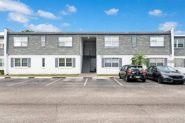 1000 S Semoran Boulevard - Photo 1