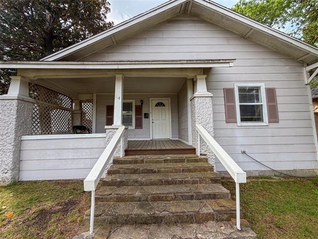 114 E Hull Street - Photo 1