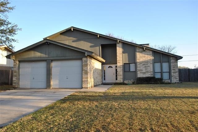 720 Ash Street - Photo 1