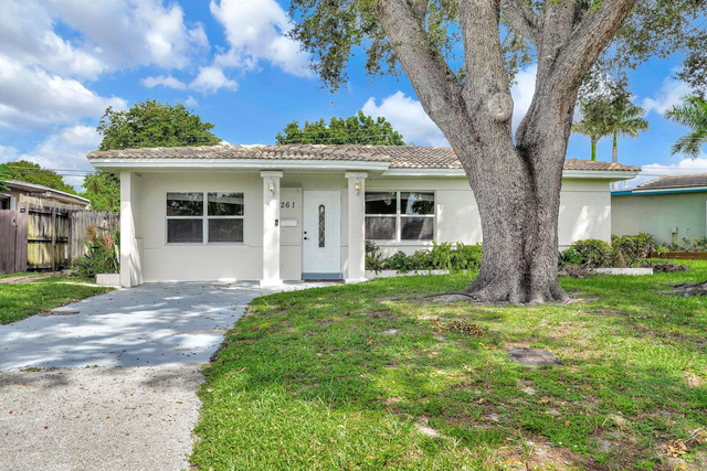261 Ne 45th Street - Photo 1