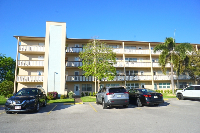 401 Southampton A - Photo 1