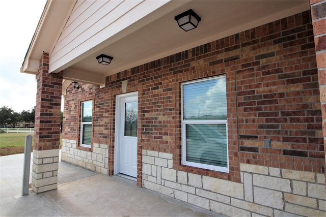 956 County Road 281 - Photo 1