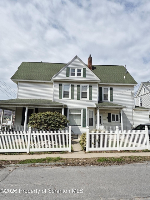 109 Salem Avenue - Photo 1