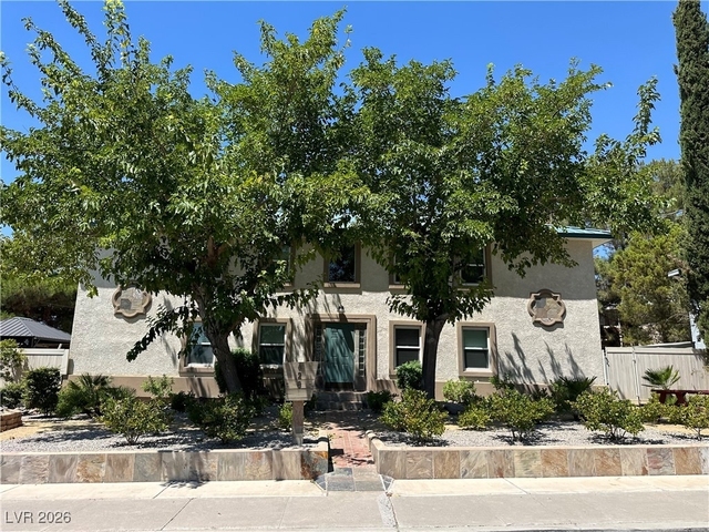 628 B Avenue - Photo 1
