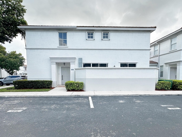 15603 Sw 41st Street - Photo 1