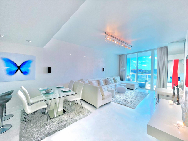 100 S Pointe Drive - Photo 1