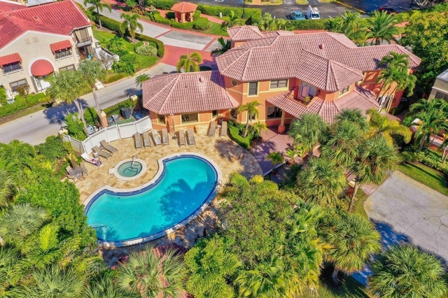 800 Uno Lago Drive - Photo 1