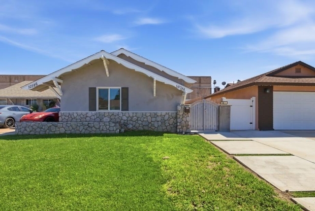 10788 Mercer Avenue - Photo 1