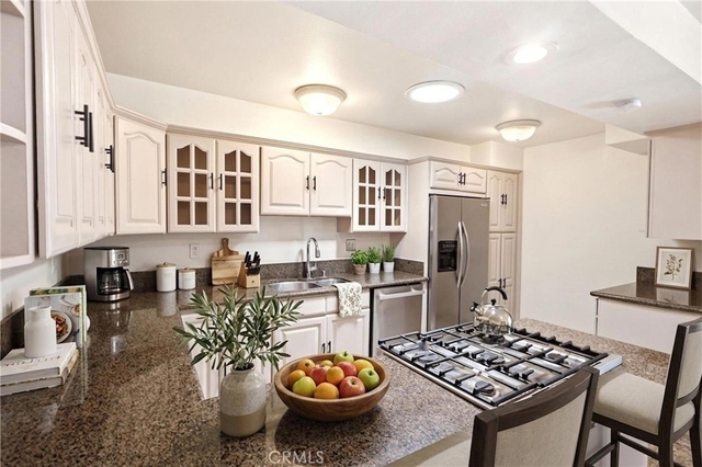 524 E Ghent - Photo 1