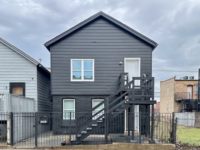 1937 W Grand Avenue - Photo 1
