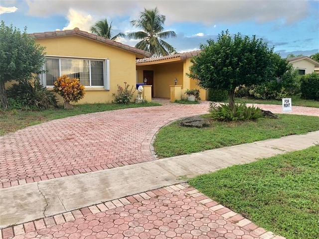 2180 Nw 93rd Avenue - Photo 1