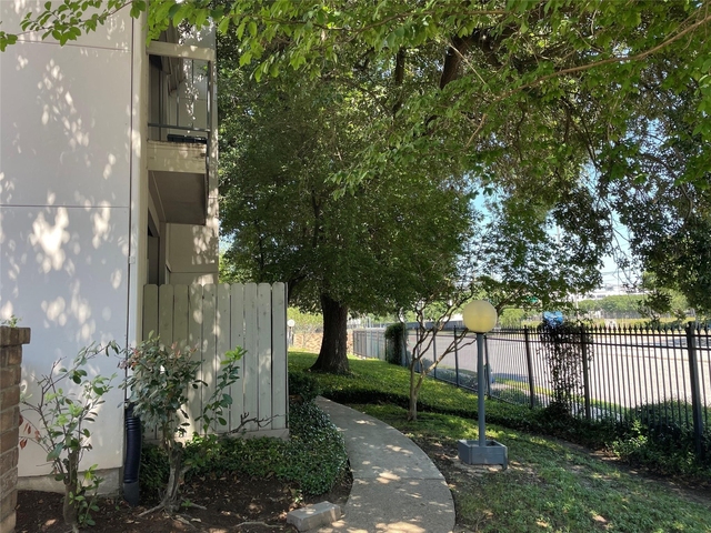 7950 N Stadium Drive - Photo 1