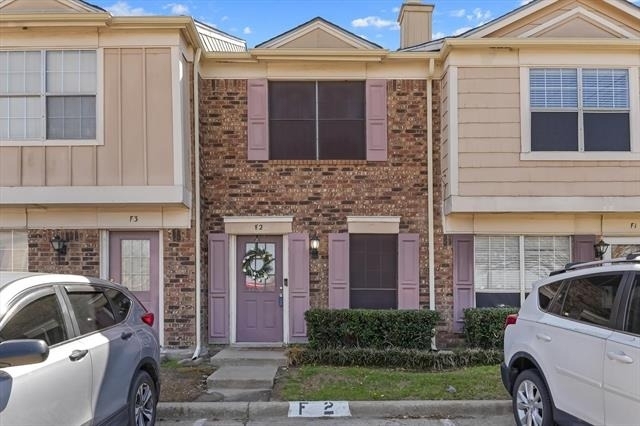 621 Carriagehouse Lane - Photo 1