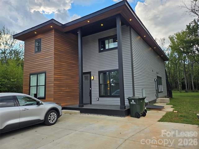 1002 Crawford Road - Photo 1