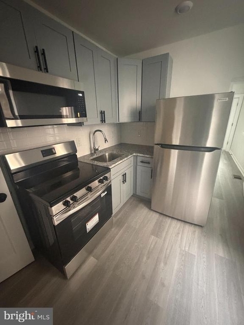 112 E Huntingdon Street - Photo 1