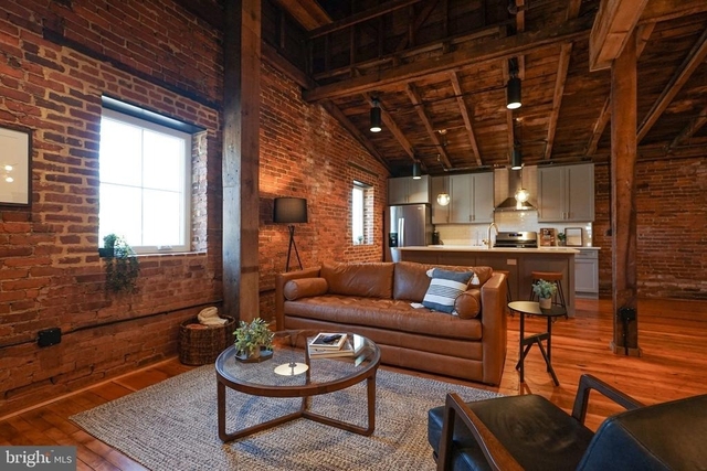 437 W Grant Street - Photo 1