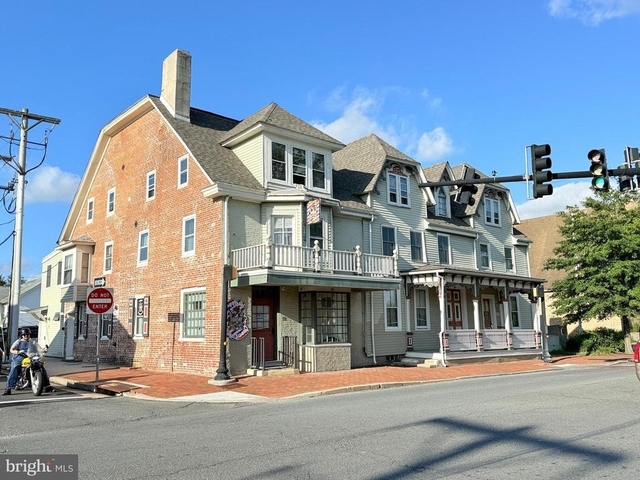 139 Nw Front St - Photo 1