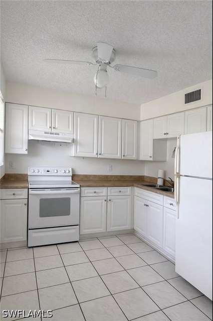 3325 Airport Road N - Photo 1