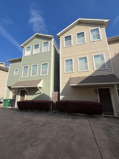 1828 Fletcher Street - Photo 1