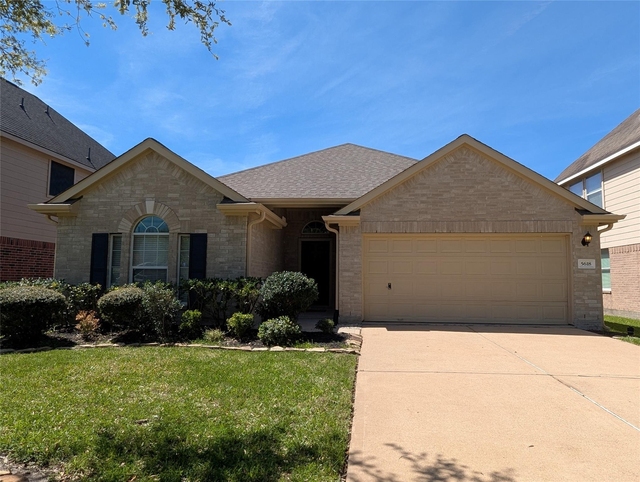 5618 Savannah Woods Lane - Photo 1