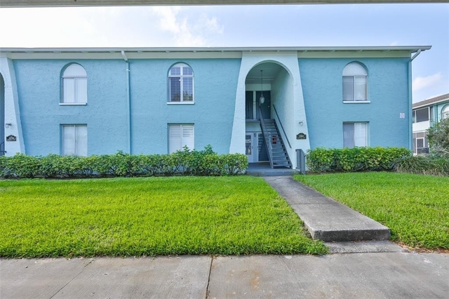 284 115th Avenue N - Photo 1