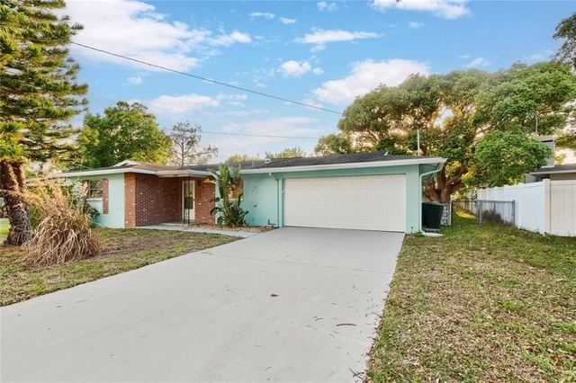1248 Lazy Lake Road W - Photo 1