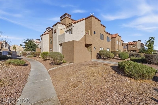2982 Juniper Hills Boulevard - Photo 1