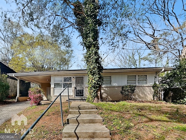 450 Fairburn Road Nw - Photo 1