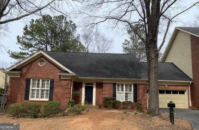 7155 Roswell Road - Photo 1
