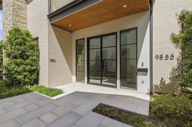 9855 Kingsway Avenue - Photo 1