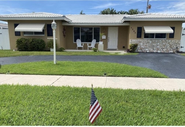 1230 Se 14th Drive - Photo 1