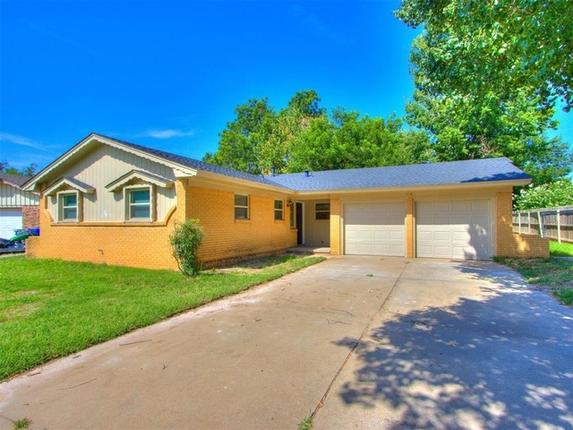 306 S Mercedes Drive - Photo 1