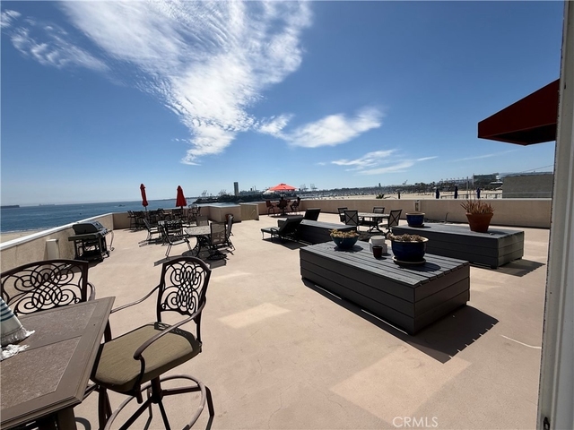 1174 E Ocean - Photo 1