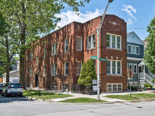 5134 N Oakley Avenue - Photo 1