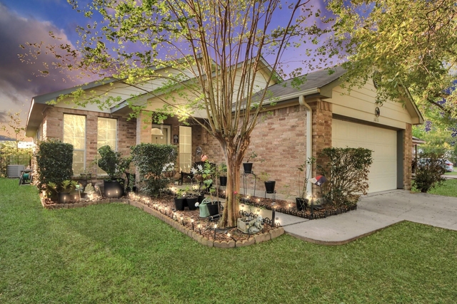 1611 Bob White Street - Photo 1