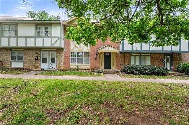 376 Westview Terrace - Photo 1