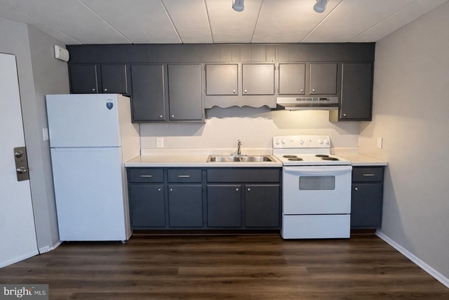 283 Park Street - Photo 1