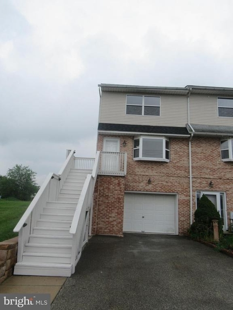 436 Coates Street - Photo 1