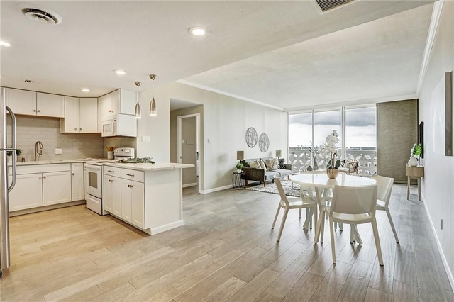 1801 Lavaca St - Photo 1