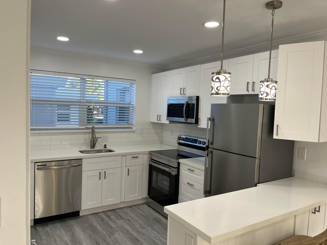 2748 Ne 28th Avenue - Photo 1