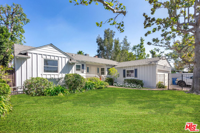 2536 Roscomare Road - Photo 1