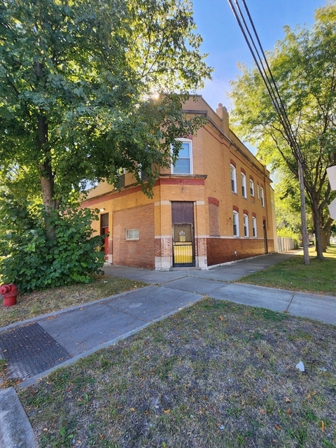 8900 S Normal Avenue - Photo 1