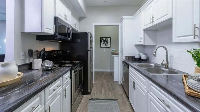 1212 James Jackson Parkway Nw - Photo 1