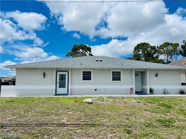 1406 Se 2nd Place - Photo 1