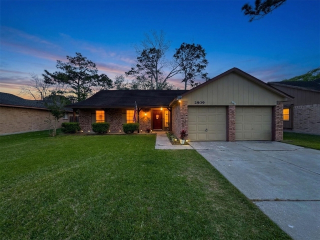 2909 Laurelridge Drive - Photo 1