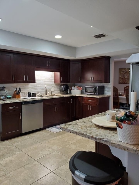 5210 Honey Circle - Photo 1