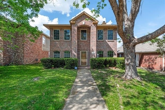 220 High Pointe Lane - Photo 1